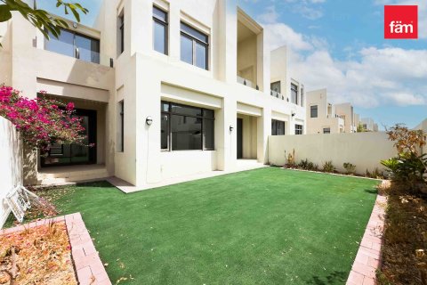 Townhouse in Reem, Dubai 3 bedrooms, 233.7 sq.m. № 23711 - photo 1
