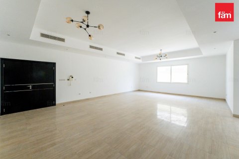 Villa en Dubai, 6 dormitorios, 801.5 m², № 43178 - foto 4