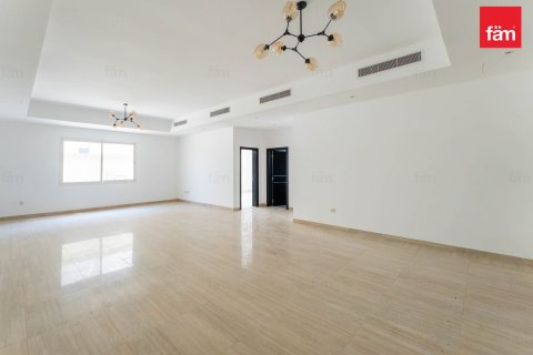 Villa en Dubai, 6 dormitorios, 801.5 m², № 43178 - foto 2