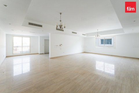Villa en Dubai, 6 dormitorios, 801.5 m², № 43178 - foto 12
