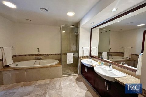 Apartment in The Fairmont Palm Residences, Palm Jumeirah, Dubai 1 bedroom, 123 sq.m. № 103359 - photo 7