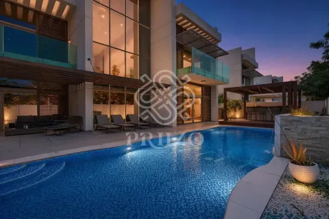 Вилла в Джумейра Вилладж Серкл, Дубай, 5 спален, 783м², № 113094