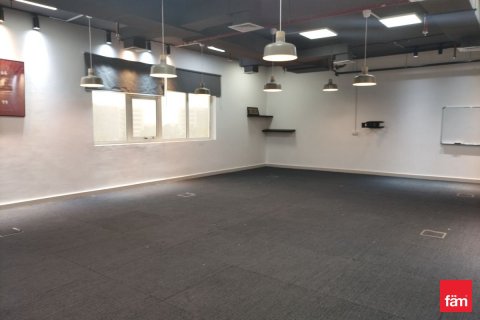 Oficina en Dubai, 157.9 m², № 60379 - foto 1