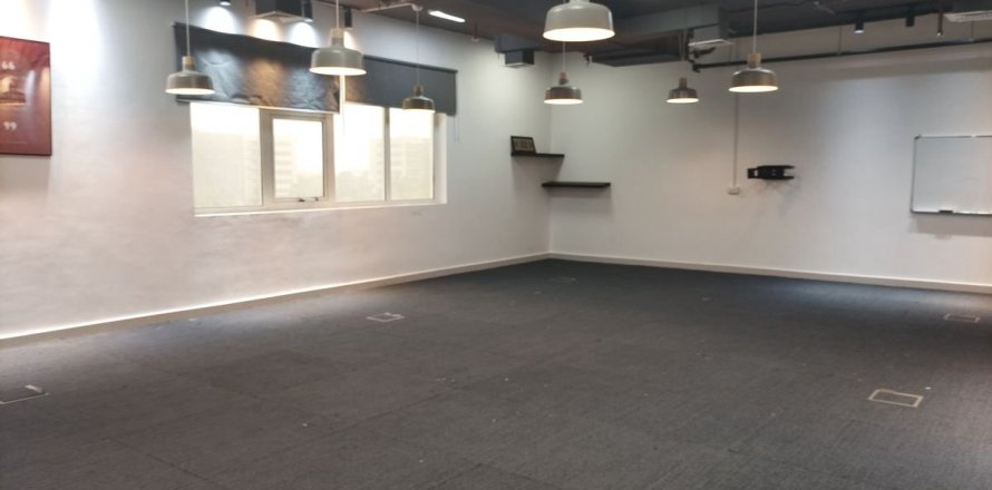 Oficina en Dubai, 157.9 m², № 60379