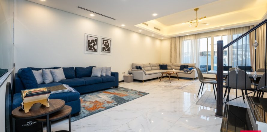 Вилла в Дубае, 3 спальни, 167.4м², № 8618
