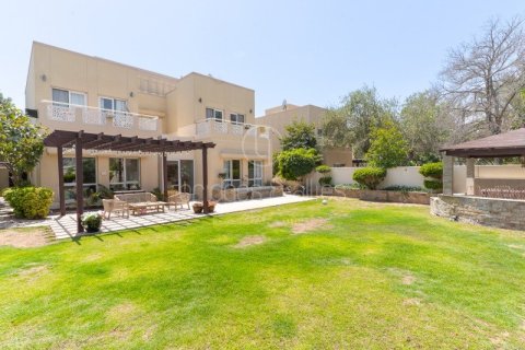 Villa à Meadows, Dubai, 4 chambres, 343.7 m², № 16942 - photo 1
