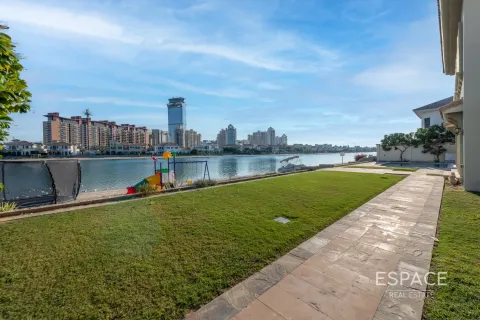 Купить виллу в Пальме Джумейре, Дубай: 5 спален, 650м², № 61491 - фото 9