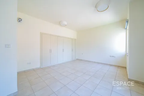 Adosado en Victory Heights, Dubai Sports City, Dubai, 4 dormitorios, 311 m², № 61488 - foto 3
