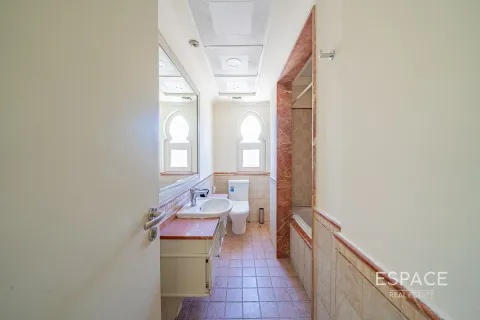 Adosado en Victory Heights, Dubai Sports City, Dubai, 4 dormitorios, 311 m², № 61488 - foto 9