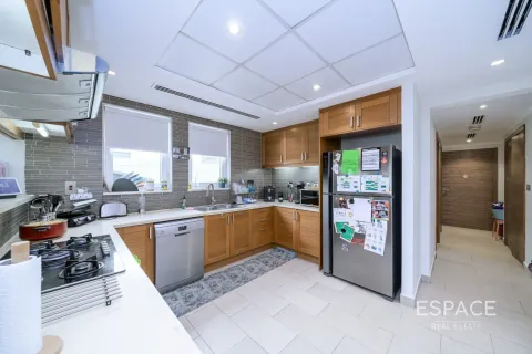 Villa en Regional, Jumeirah Park, Dubai, 3 dormitorios, 328 m², № 61486 - foto 5