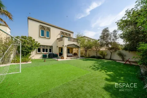 Villa en Regional, Jumeirah Park, Dubai, 3 dormitorios, 328 m², № 61486 - foto 1