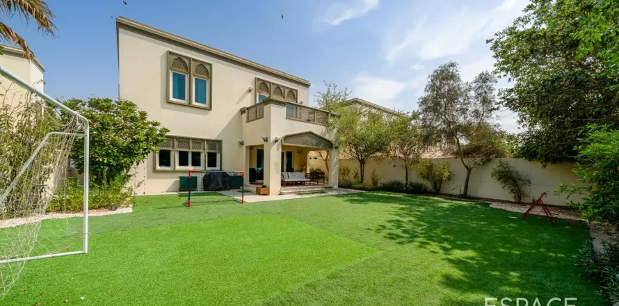 Villa en Regional, Jumeirah Park, Dubai, 3 dormitorios, 328 m², № 61486