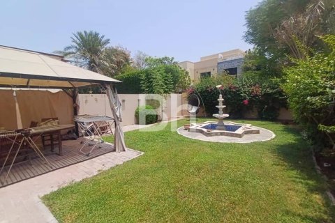 Villa in The Springs, Dubai 3 bedrooms, 255 sq.m. № 57837 - photo 1