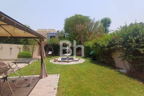 Villa in The Springs, Dubai 3 bedrooms, 255 sq.m. № 57837 - photo 3