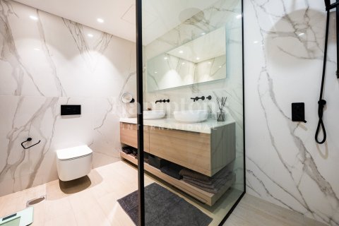Снять в аренду квартиру в The Hills A, The Hills, Дубай: 3 спальни, 165.76960999м², № 12986 - фото 4