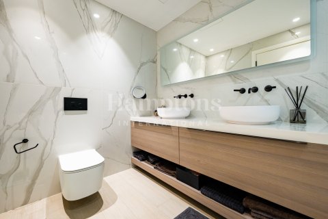 Снять в аренду квартиру в The Hills A, The Hills, Дубай: 3 спальни, 165.76960999м², № 12986 - фото 8