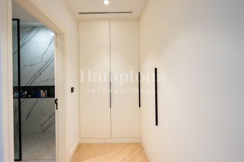 Снять в аренду квартиру в The Hills A, The Hills, Дубай: 3 спальни, 165.76960999м², № 12986 - фото 2