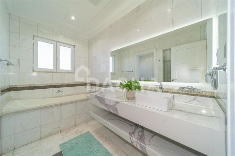 Villa en Palm Jumeirah, Dubai, 6 dormitorios, 1207.7 m², № 6808 - foto 13