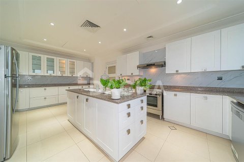 Villa en Palm Jumeirah, Dubai, 6 dormitorios, 1207.7 m², № 6808 - foto 7