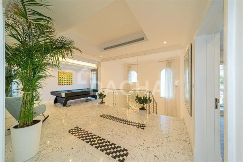 Villa en Palm Jumeirah, Dubai, 6 dormitorios, 1207.7 m², № 6808 - foto 9
