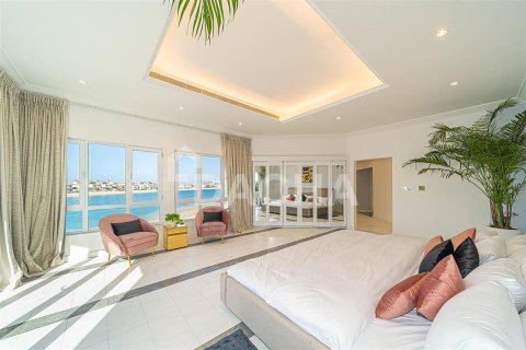 Villa en Palm Jumeirah, Dubai, 6 dormitorios, 1207.7 m², № 6808 - foto 2