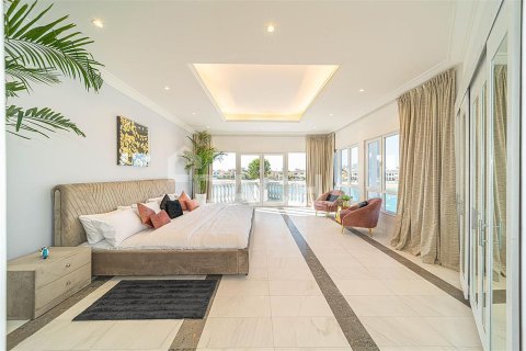 Villa en Palm Jumeirah, Dubai, 6 dormitorios, 1207.7 m², № 6808 - foto 12