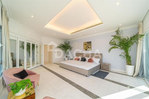 Villa en Palm Jumeirah, Dubai, 6 dormitorios, 1207.7 m², № 6808 - foto 3