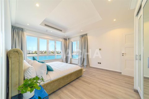 Villa en Palm Jumeirah, Dubai, 6 dormitorios, 1207.7 m², № 6808 - foto 18