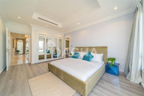 Villa en Palm Jumeirah, Dubai, 6 dormitorios, 1207.7 m², № 6808 - foto 23
