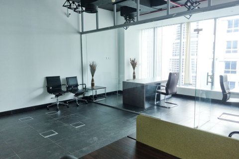 Снять в аренду офис в Бизнес-Бэе, Дубай: 75м², № 16209 - фото 4