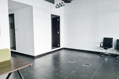 Снять в аренду офис в Бизнес-Бэе, Дубай: 75м², № 16209 - фото 3