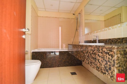 Apartamento en Dubai, 1 dormitorio, 119.5 m², № 71842 - foto 13