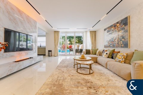 Купить виллу в Springs 15, The Springs, Дубай: 3 спальни, 228м², № 78947 - фото 3