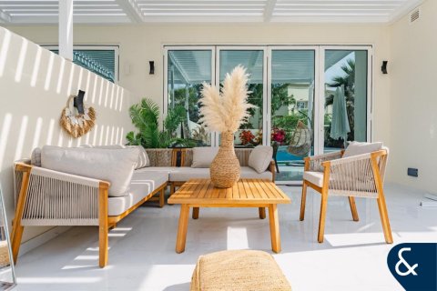 Купить виллу в Springs 15, The Springs, Дубай: 3 спальни, 228м², № 78947 - фото 12