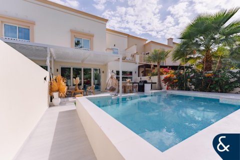 Купить виллу в Springs 15, The Springs, Дубай: 3 спальни, 228м², № 78947 - фото 1