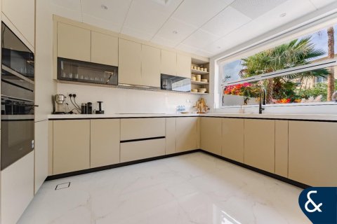 Купить виллу в Springs 15, The Springs, Дубай: 3 спальни, 228м², № 78947 - фото 9