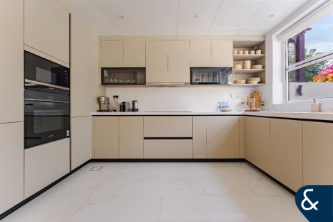 Купить виллу в Springs 15, The Springs, Дубай: 3 спальни, 228м², № 78947 - фото 8