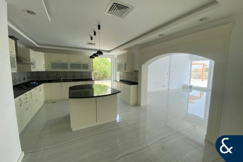 Купить виллу в Арабиан Ранчес, Дубай: 5 спален, 998м², № 78946 - фото 12