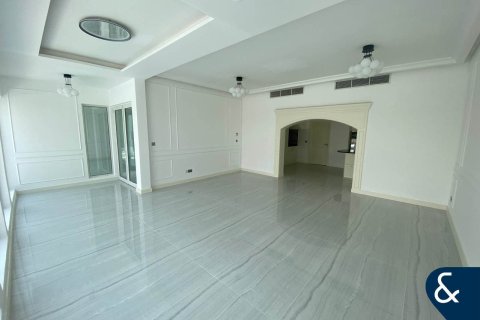 Купить виллу в Арабиан Ранчес, Дубай: 5 спален, 998м², № 78946 - фото 11