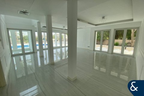 Купить виллу в Арабиан Ранчес, Дубай: 5 спален, 998м², № 78946 - фото 6