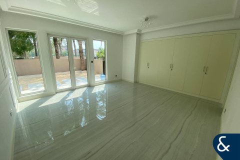 Купить виллу в Арабиан Ранчес, Дубай: 5 спален, 998м², № 78946 - фото 4