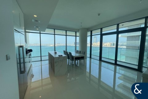 Apartment in EMAAR Beachfront, Dubai Harbour, Dubai 3 bedrooms, 179 sq.m. № 78943 - photo 1