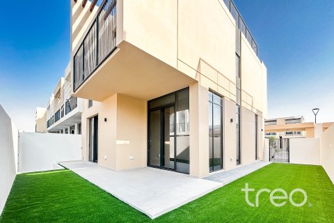 Вилла в EMAAR South, Dubai South (Dubai World Central), Дубай, 4 спальни, 222.97м², № 134633