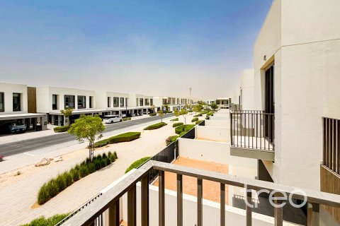 Villa in The Valley, Dubai 4 bedrooms, 212.19 sq.m. № 134628 - photo 6