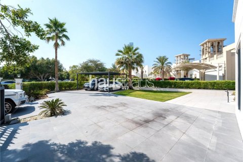 Villa in Jumeirah Islands, Dubai 4 bedrooms, 550 sq.m. № 43320 - photo 27