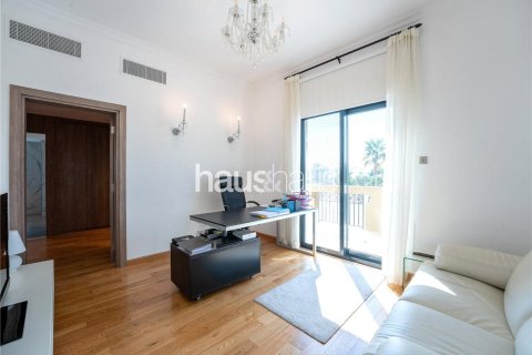 Villa in Jumeirah Islands, Dubai 4 bedrooms, 550 sq.m. № 43320 - photo 19