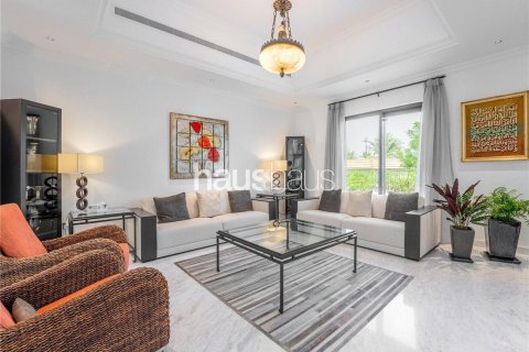Villa in Jumeirah Islands, Dubai 4 bedrooms, 550 sq.m. № 43320 - photo 4