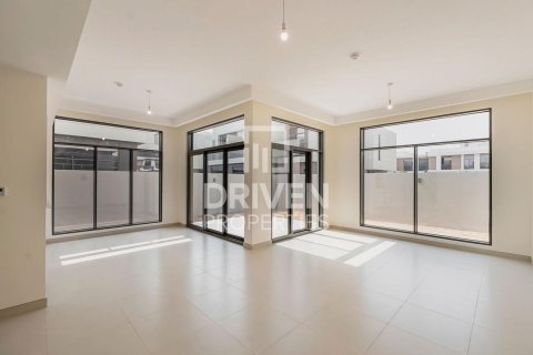 Villa in The Pulse, Dubai South (Dubai World Central), Dubai 4 bedrooms, 307 sq.m. № 65863 - photo 2