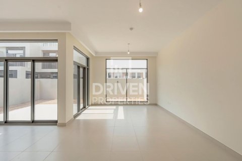 Villa in The Pulse, Dubai South (Dubai World Central), Dubai 4 bedrooms, 307 sq.m. № 65863 - photo 1