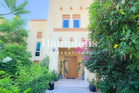 Villa in Jumeirah Park Homes, Jumeirah Park, Dubai 3 bedrooms, 510.03747000 sq.m. № 110472 - photo 5